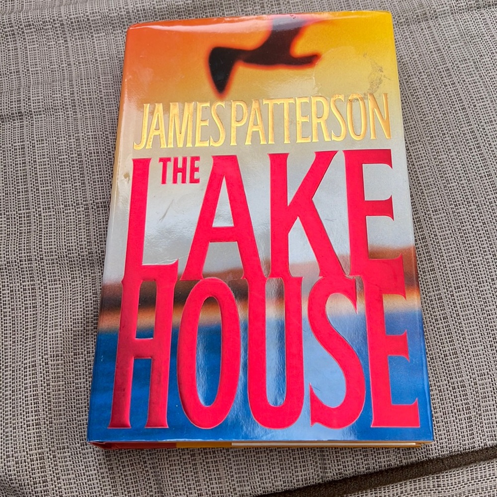 JAMES PATTERSON HARDCOVER BOOK: THE LAKEHOUSE